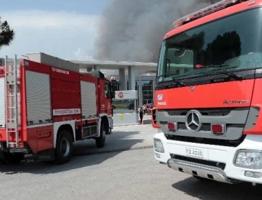 Έσβησε η φωτιά στο εργοστάσιο μπαταριών - Λαμβάνονται προληπτικά μέτρα προστασίας
